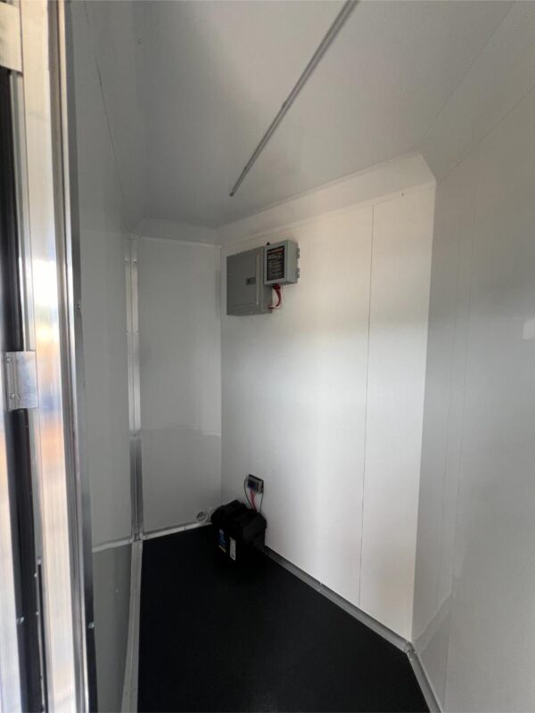 hybrid enclosed trailer 8.5x30ta