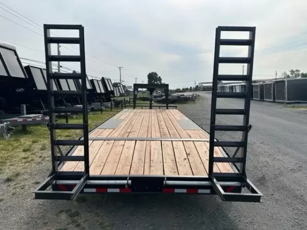 bwise 8.5 x 24 gooseneck equipment trailer ladder ramps