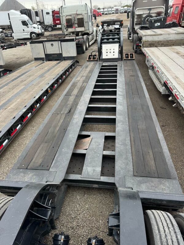 2022 fontaine 53ft lowboy trailer 60 ton