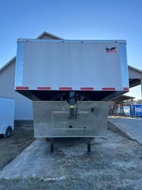 white gooseneck trailer