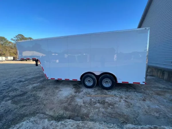 white gooseneck trailer