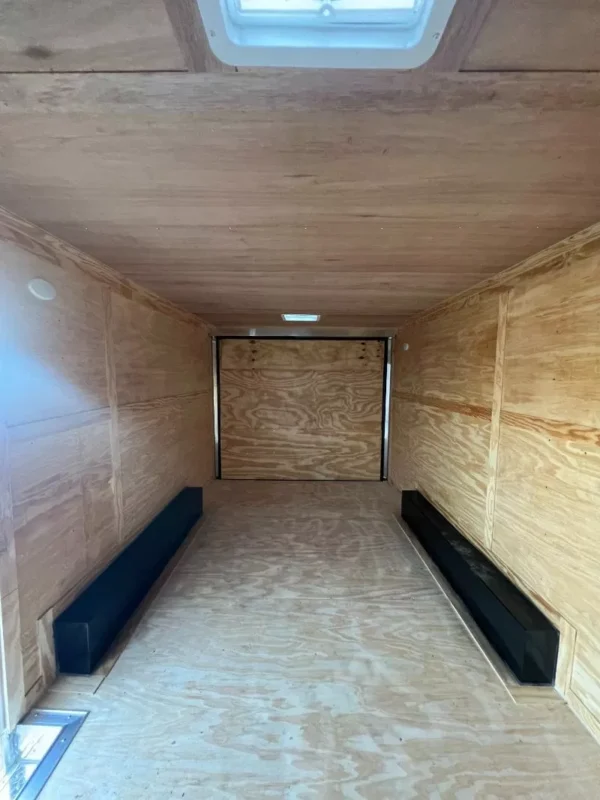 white gooseneck trailer