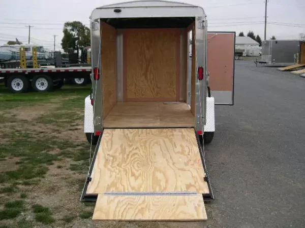 homesteader 5 x 8 enclosed cargo trailer ramp door